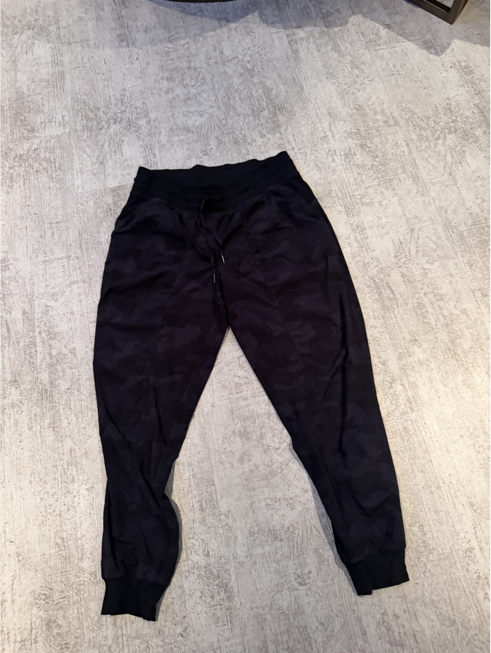 NWOT Lululemon Athletica Black Camo Dance Studio Jogger 12